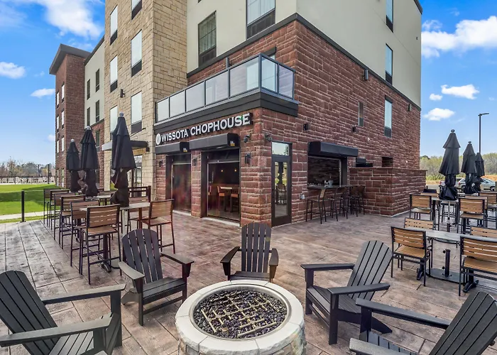 Cobblestone & - Hotel