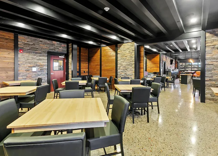 Cobblestone & - Hotel 4*