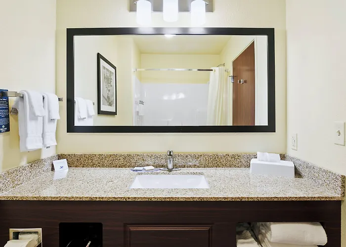Hotel Cobblestone & -