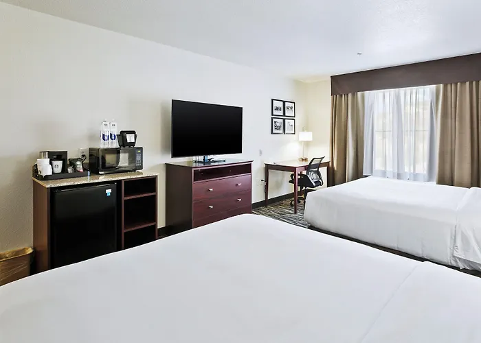 Cobblestone & - Hotel