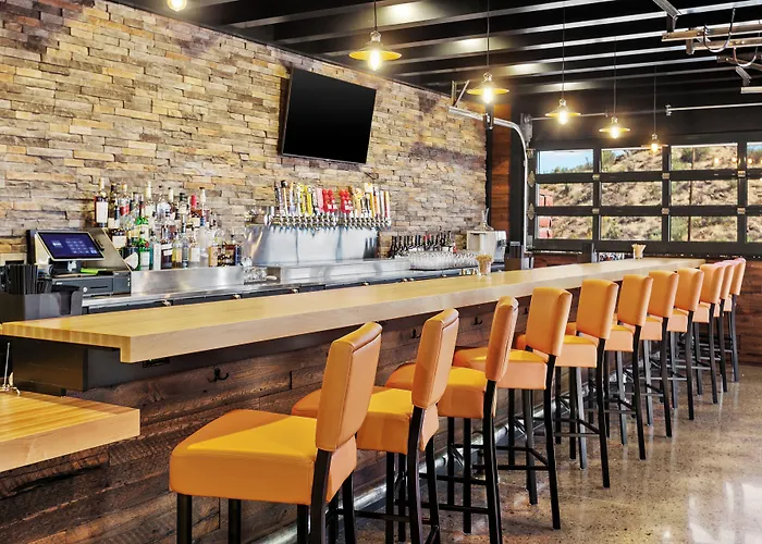 Hotel Cobblestone & -